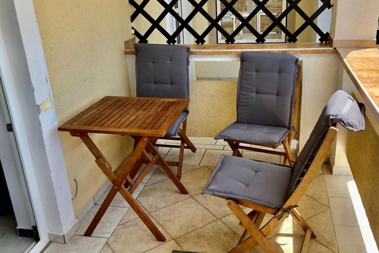Villa Latina With 6 Apartments And A Shared Pool Vir Exterior foto