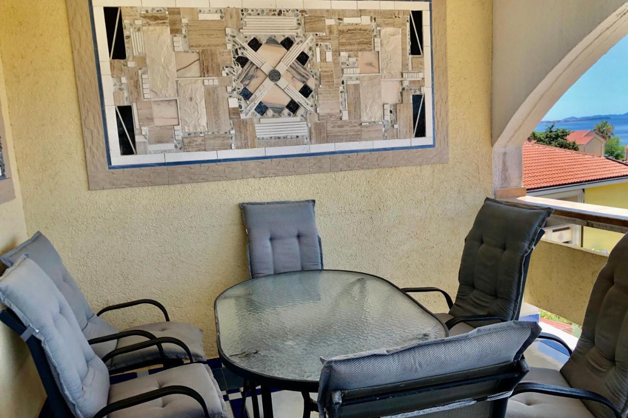 Villa Latina With 6 Apartments And A Shared Pool Vir Exterior foto