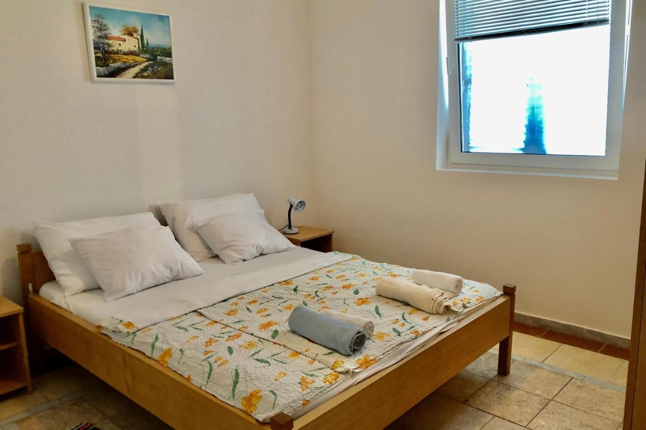 Villa Latina With 6 Apartments And A Shared Pool Vir Exterior foto