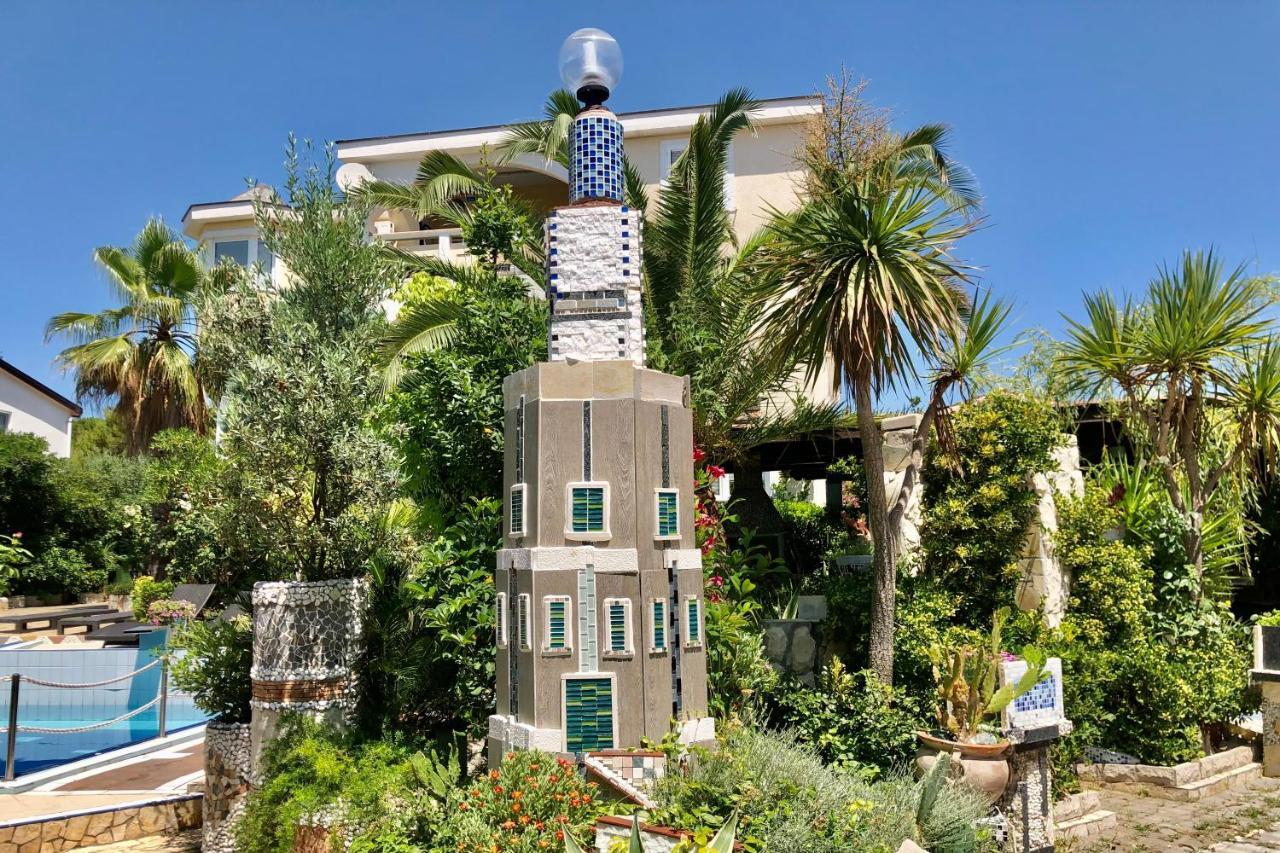 Villa Latina With 6 Apartments And A Shared Pool Vir Exterior foto