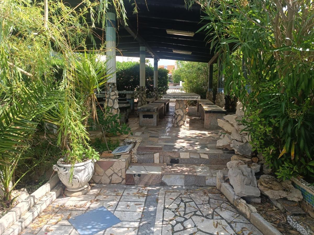 Villa Latina With 6 Apartments And A Shared Pool Vir Exterior foto
