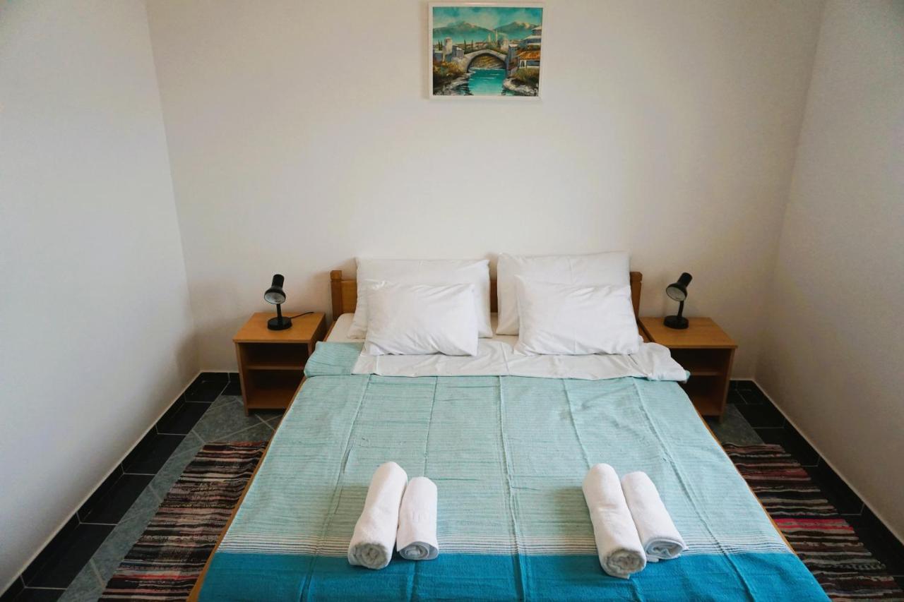 Villa Latina With 6 Apartments And A Shared Pool Vir Exterior foto