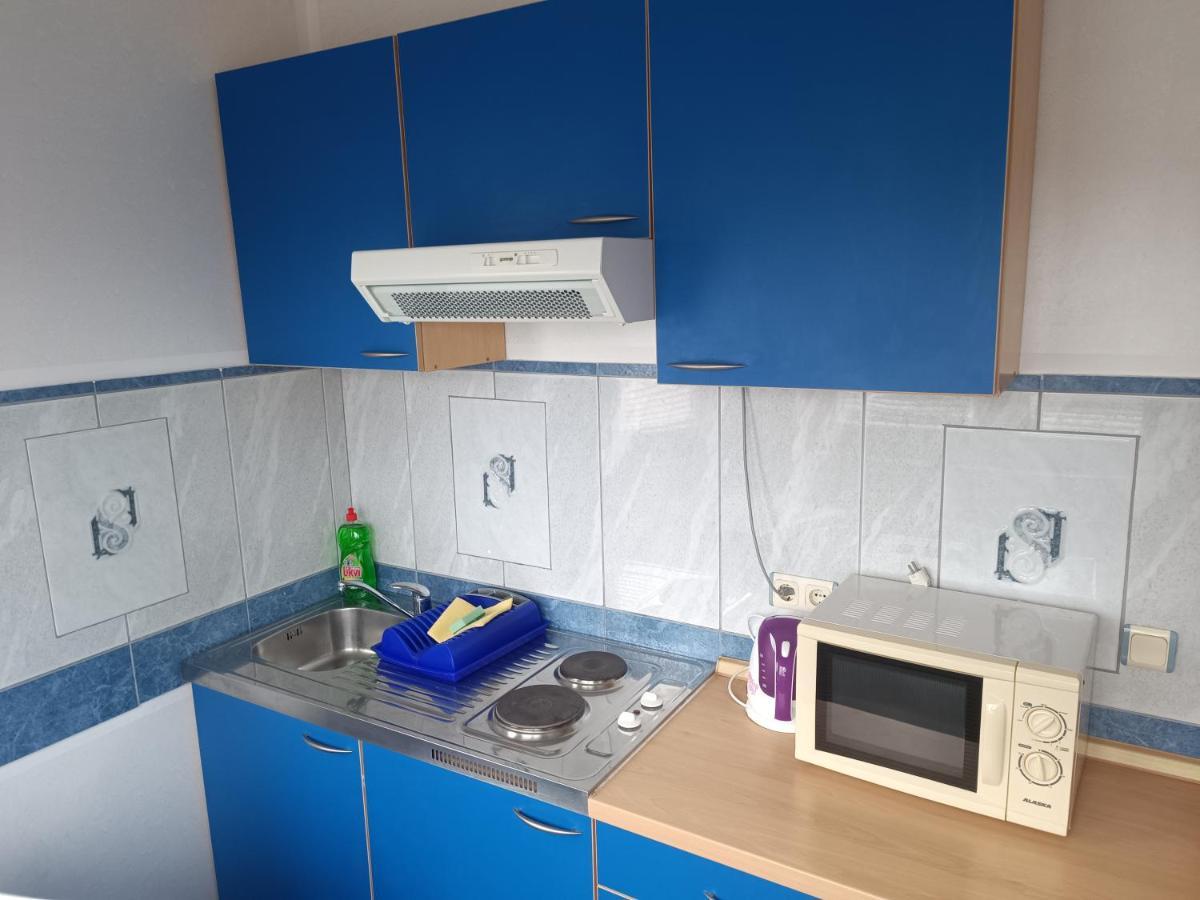 Villa Latina With 6 Apartments And A Shared Pool Vir Exterior foto