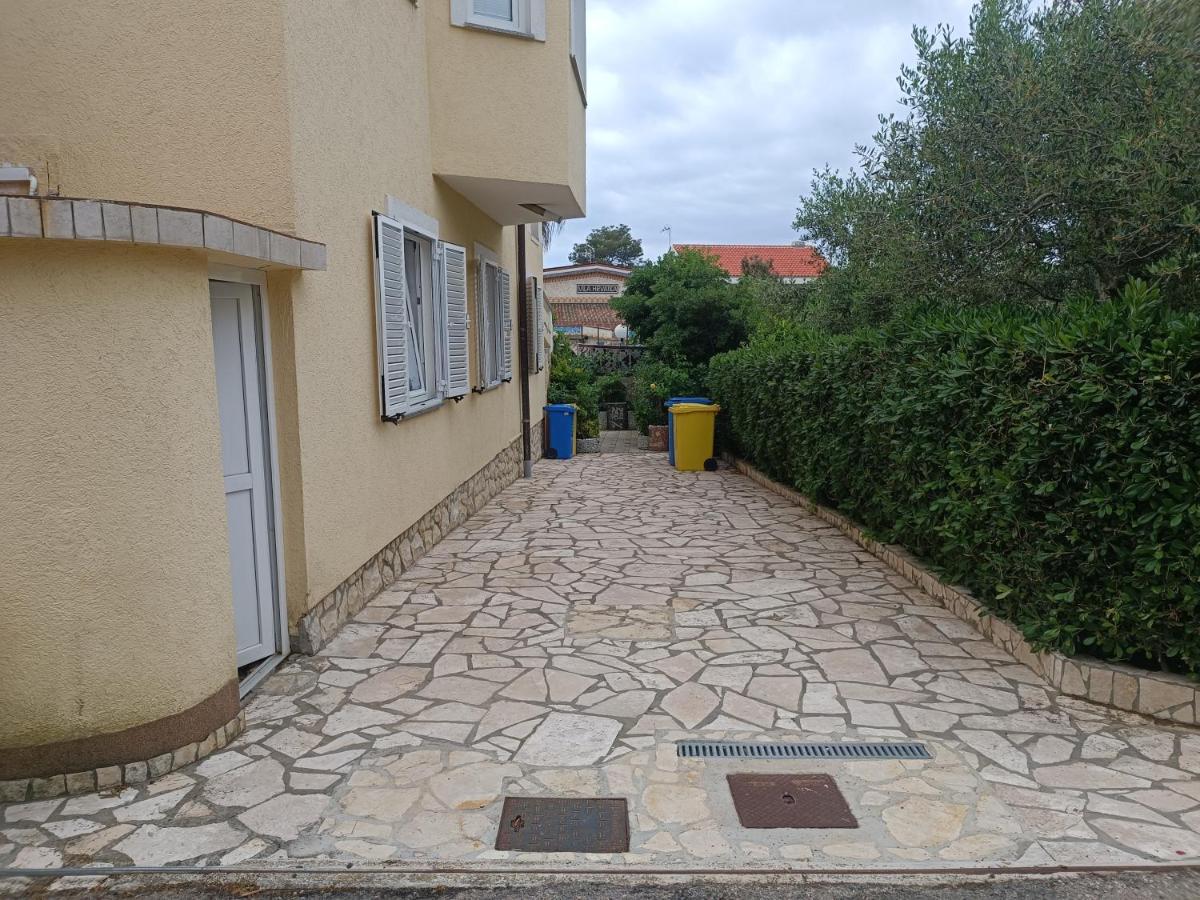 Villa Latina With 6 Apartments And A Shared Pool Vir Exterior foto