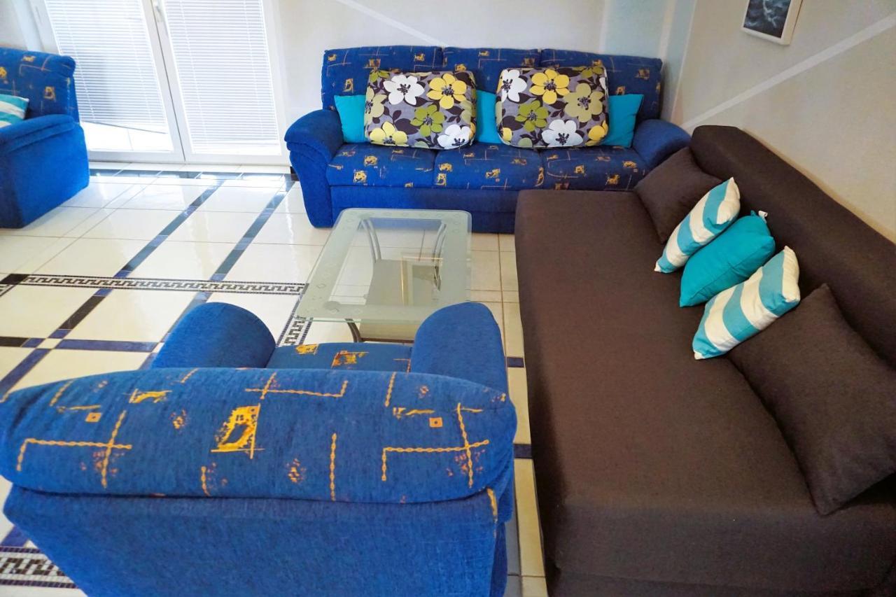 Villa Latina With 6 Apartments And A Shared Pool Vir Exterior foto